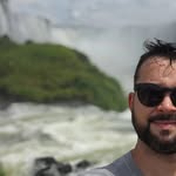 Adriano Lara