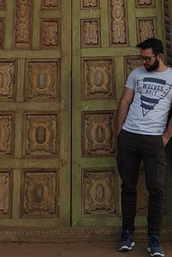 Adriano Lara - Bagagem em Design e Arquitetura